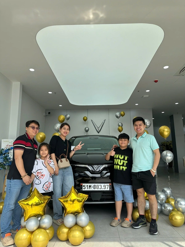 Bàn giao xe VF9 Vinfast quận 12