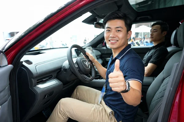 Trải nghiệm xe Vinfast quận 12